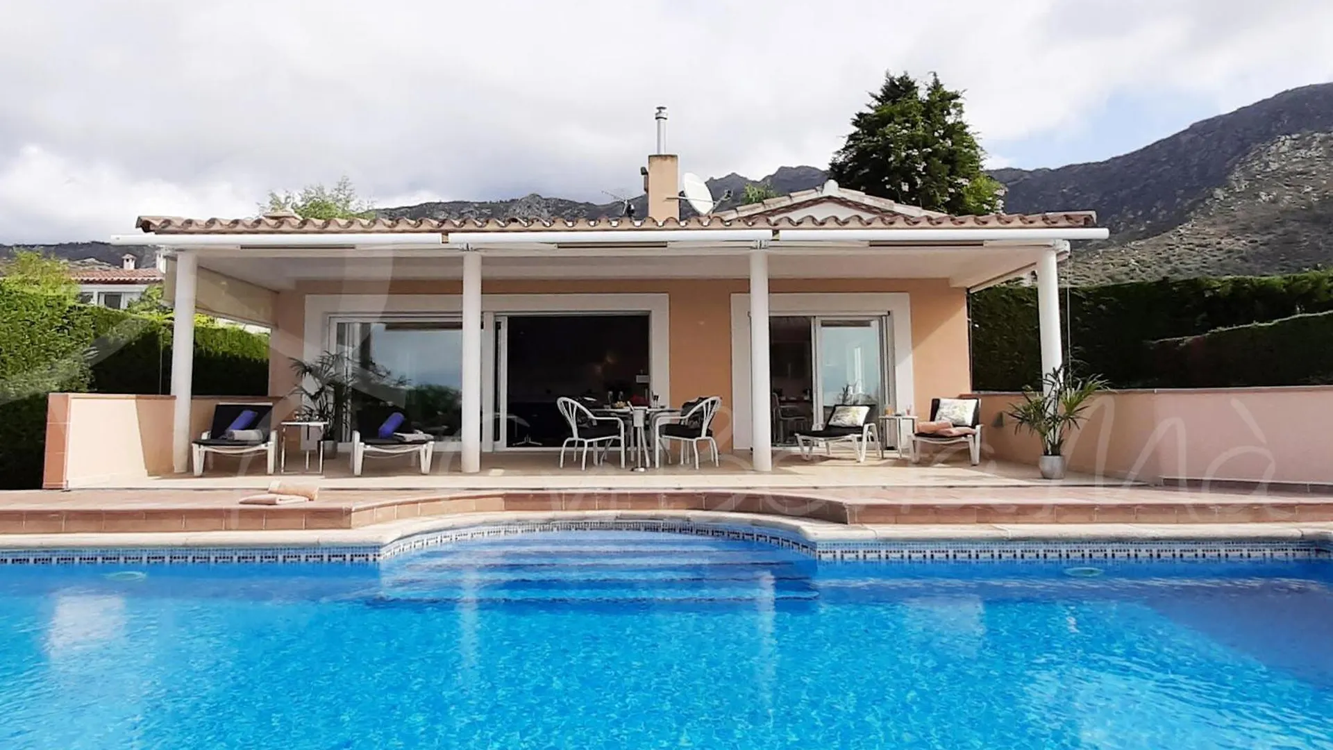 Alquiler De Espaciosa Casa En Privilegiada Zona Residencial Cercana A Roses Y Empuriabrava - Es-366-9 Palau Saverdera